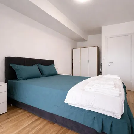 Апартаменты Elitestay Luxury Skyline Free Parking 5km To Center *